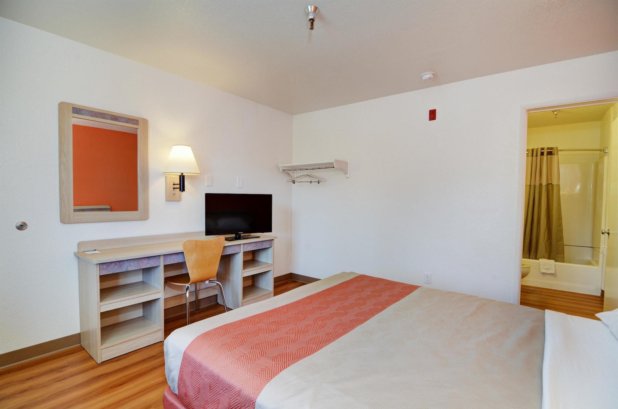 Hotel 6-twentynine Palms, Ca