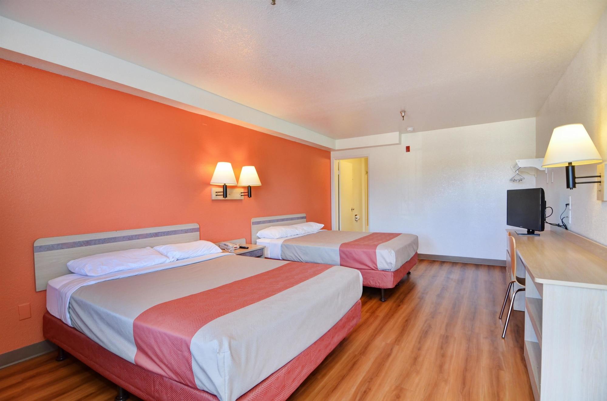 Hotel 6-twentynine Palms, Ca
