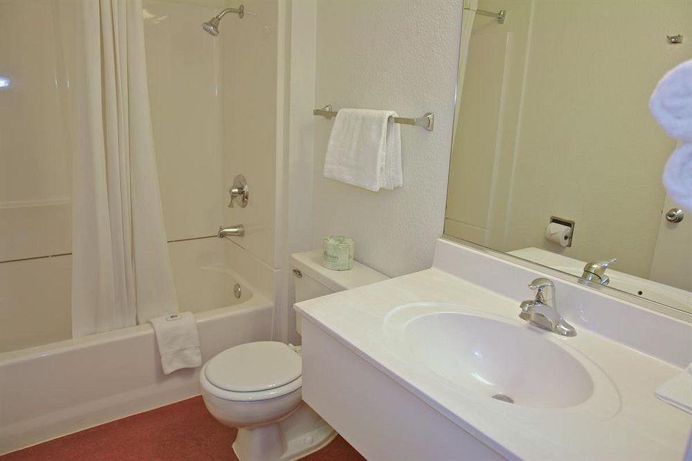 6-twentynine Palms, Ca Hotel 2*