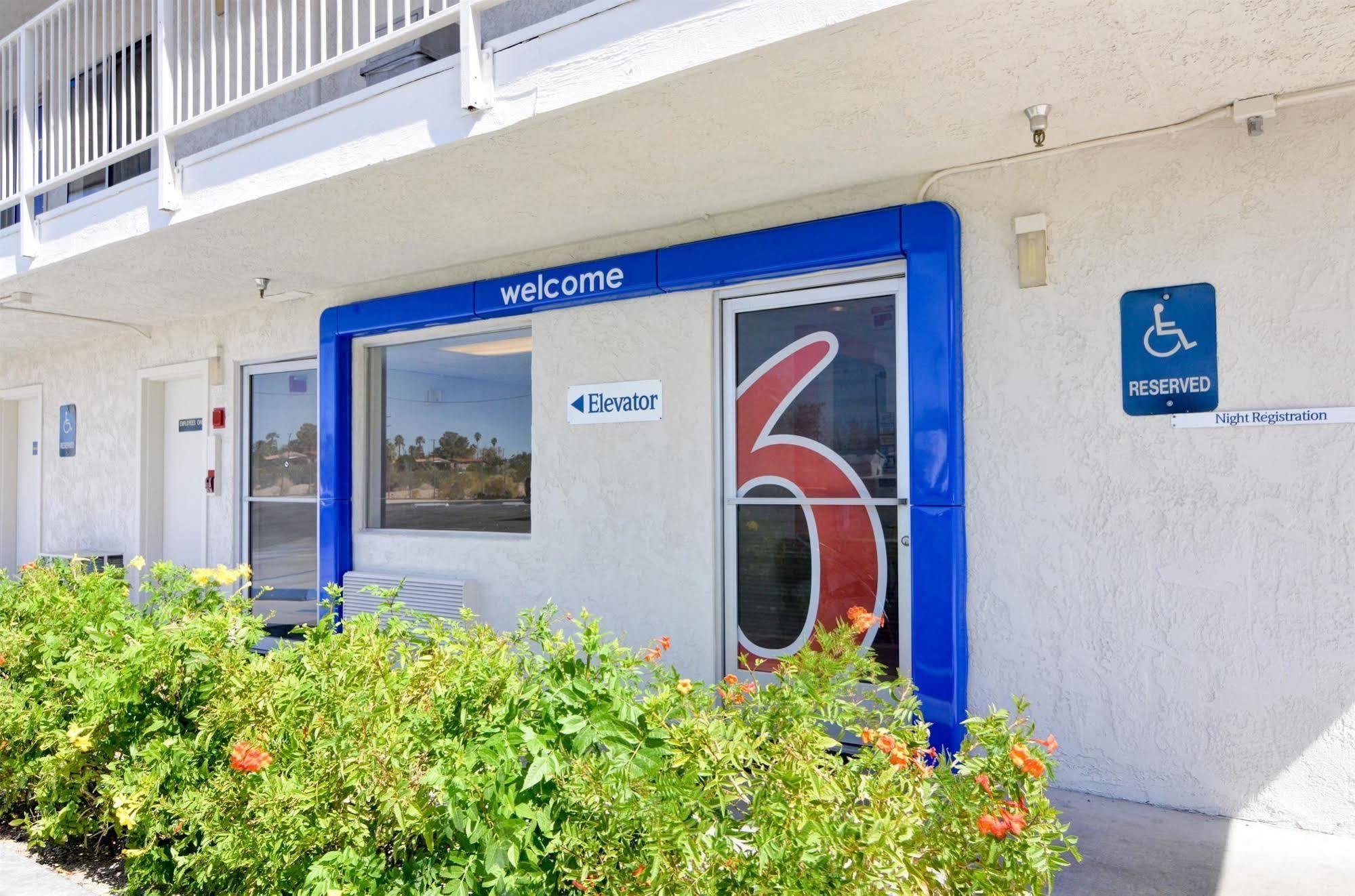 6-twentynine Palms, Ca Hotel 2*
